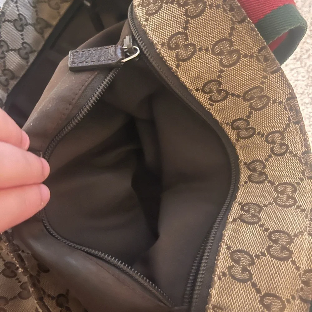 Authentic Gucci tote with reinforced corners - Picture 11 of 13